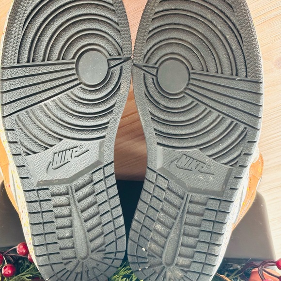 Air Jordan 1 SE Mid Brushstroke Paint Splatter - Picture 11 of 12